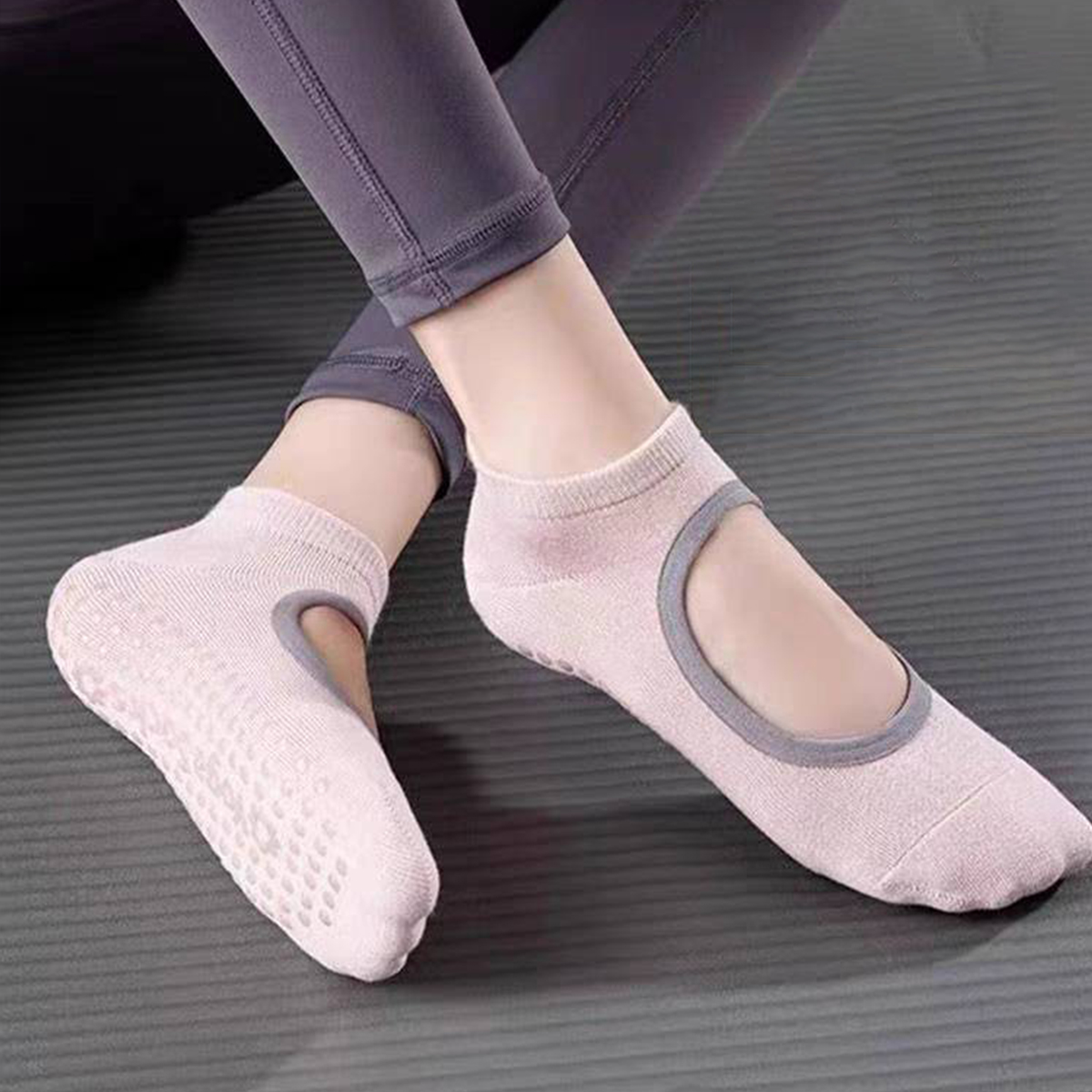 Non-Slip Yoga Socks for Women  - Pilates & Yoga Wohlfühlen Forchheim 评论和价格